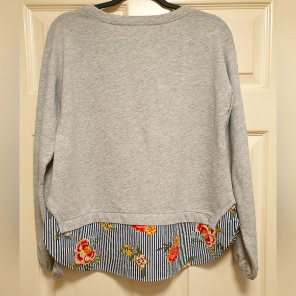LOFT Floral and grey blouse (sml) - Picture 3 of 3